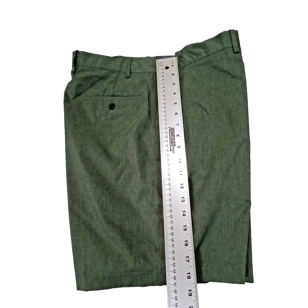 Perry Ellis Shorts Men's Size 42 Green Chino Stretch Active Performance